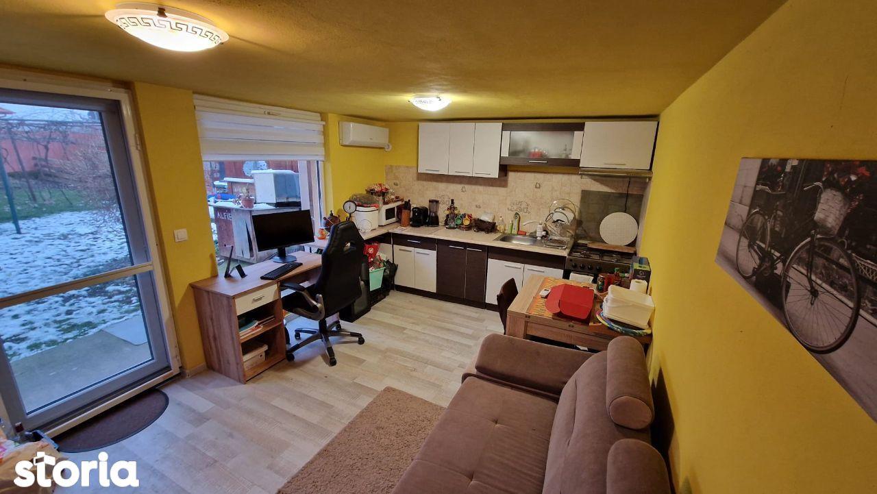 Vand/schimb cu Garsoniera - ap 2 camere + diferenta, casa cu 3 camera