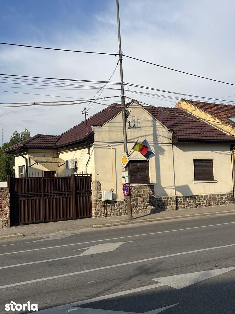 Casa de vanzare-zona centrala  , cu vad comercial sau pentru locuit !