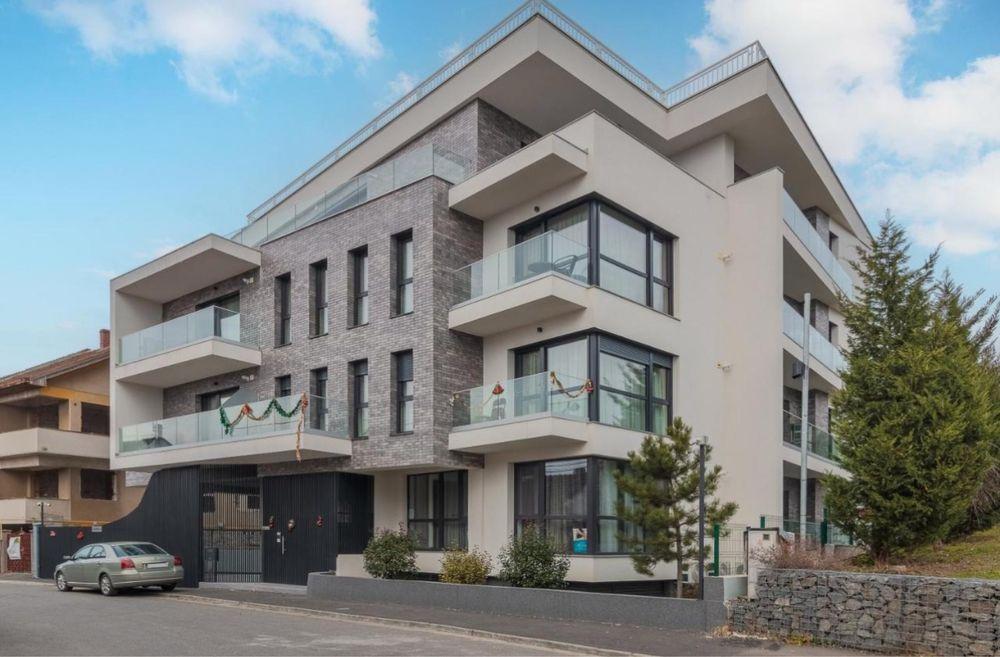 Inchiriez apartament in bloc nou central