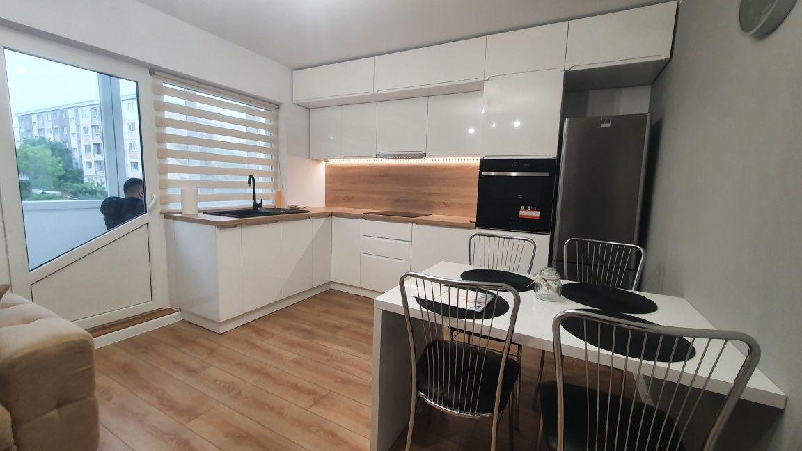 Apartament 3 camere decomandat  Intre Lacuri langa Iulius Mall