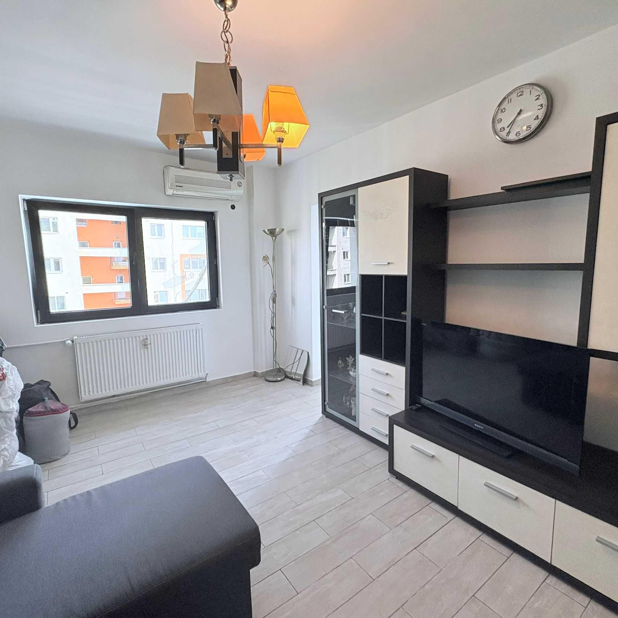 Proprietar Vand Garsoniera