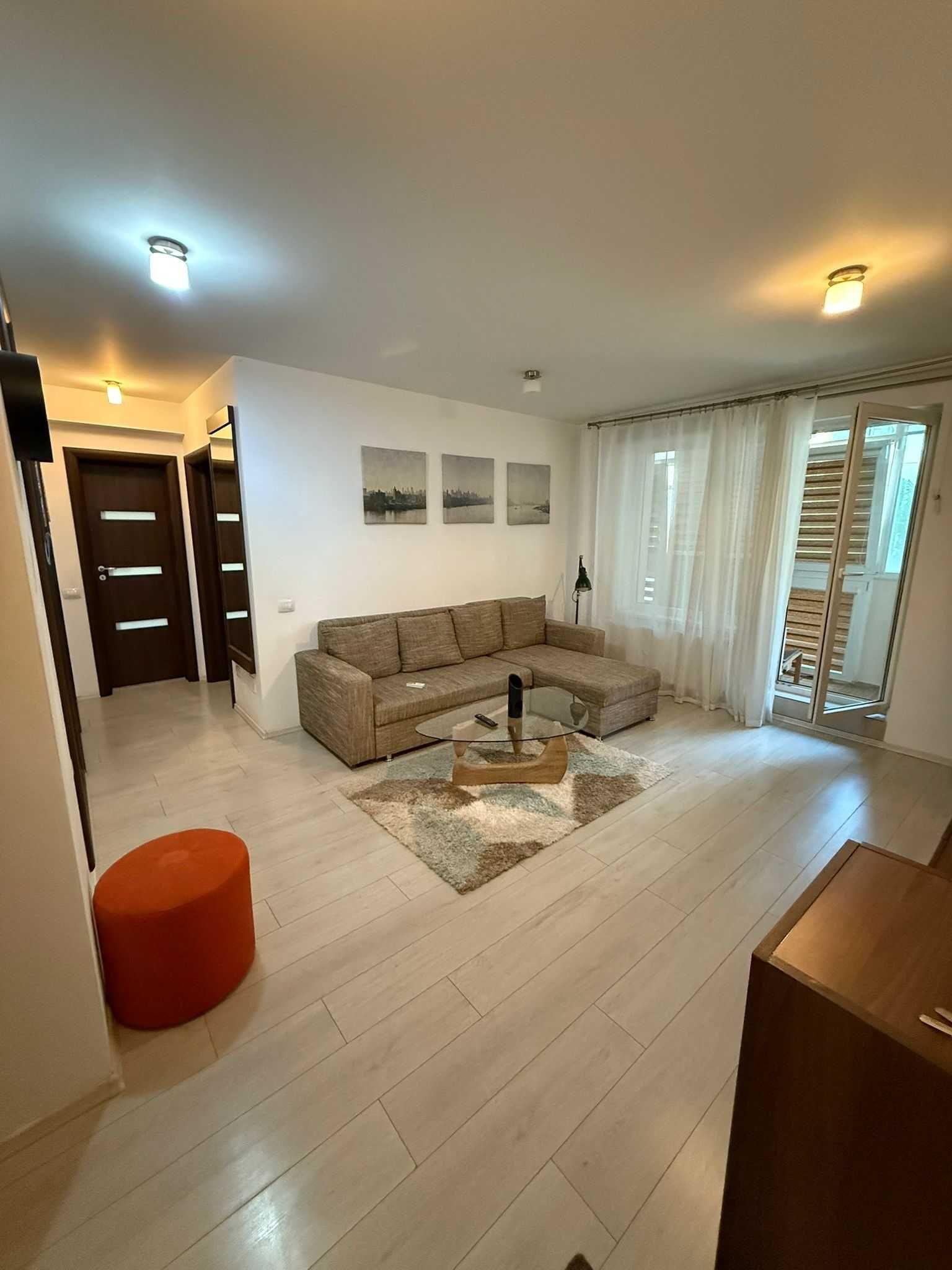 Proprietar inchiriez apartament 2 camere marriott, 13 septembrie