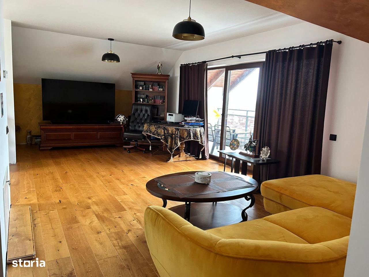 Vand apartament 4 camere + terasa generoasa