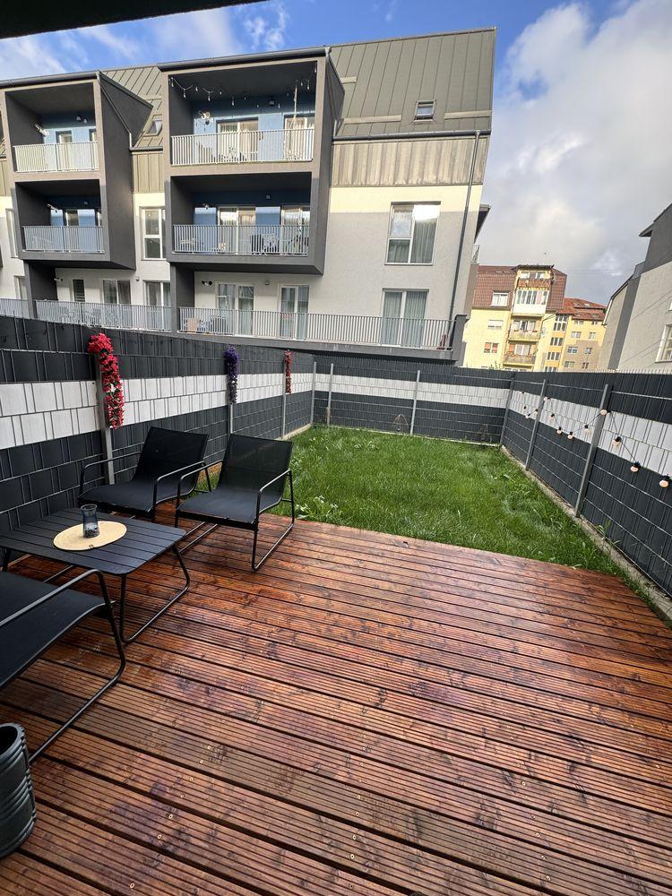 Vand Apartament cu gradina