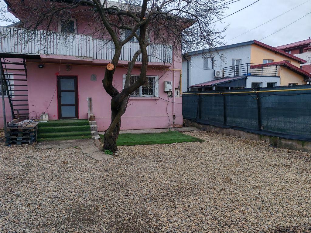 Casa la curte Giulesti Lacul Morii Propietar