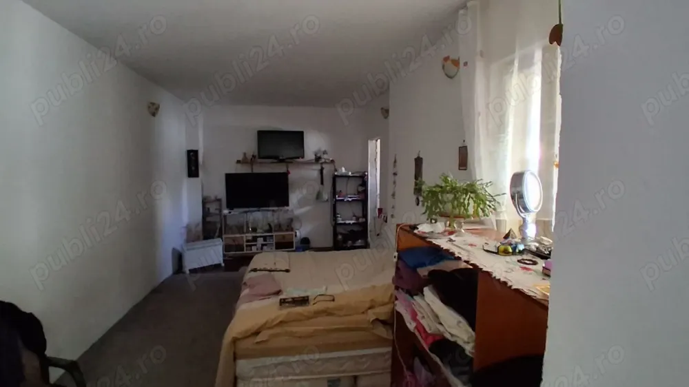 Casa 3 camere zona Damaroaia