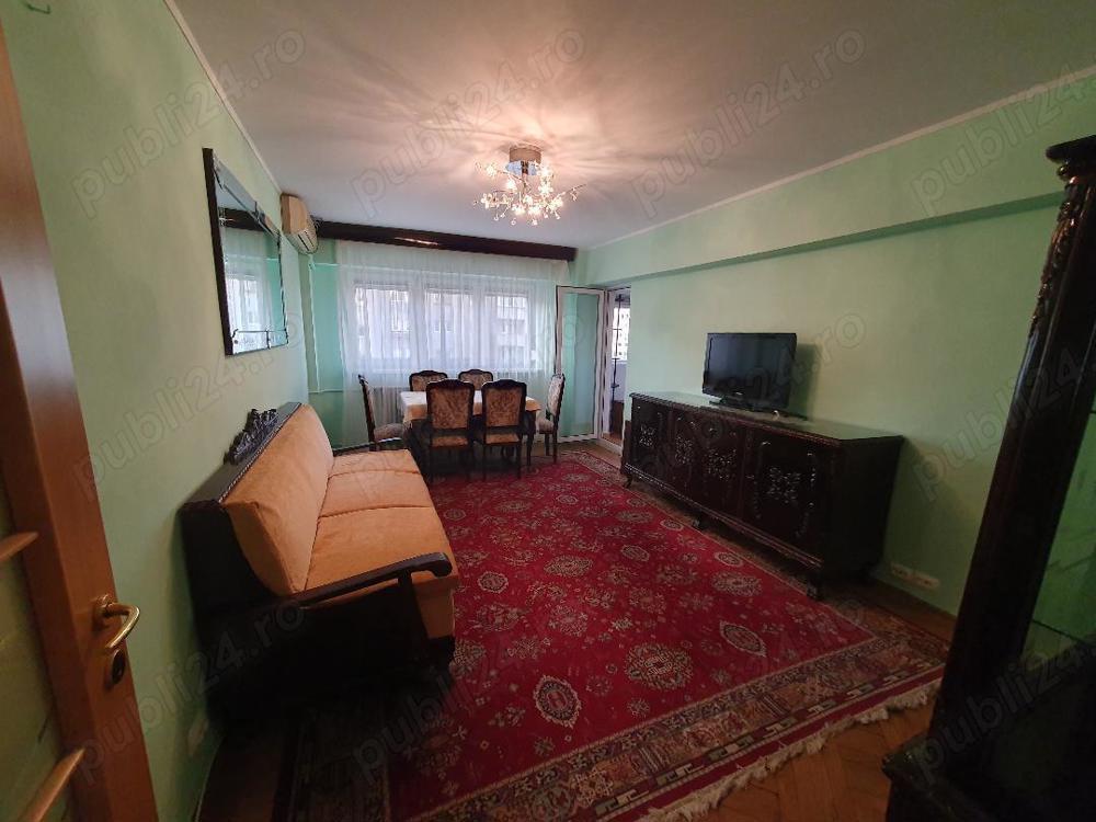 Ofer spre inchiriere apartament 4 camere pe Calea Mosilor