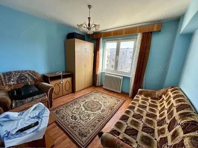 Vand apartament 3 camere, etaj 3