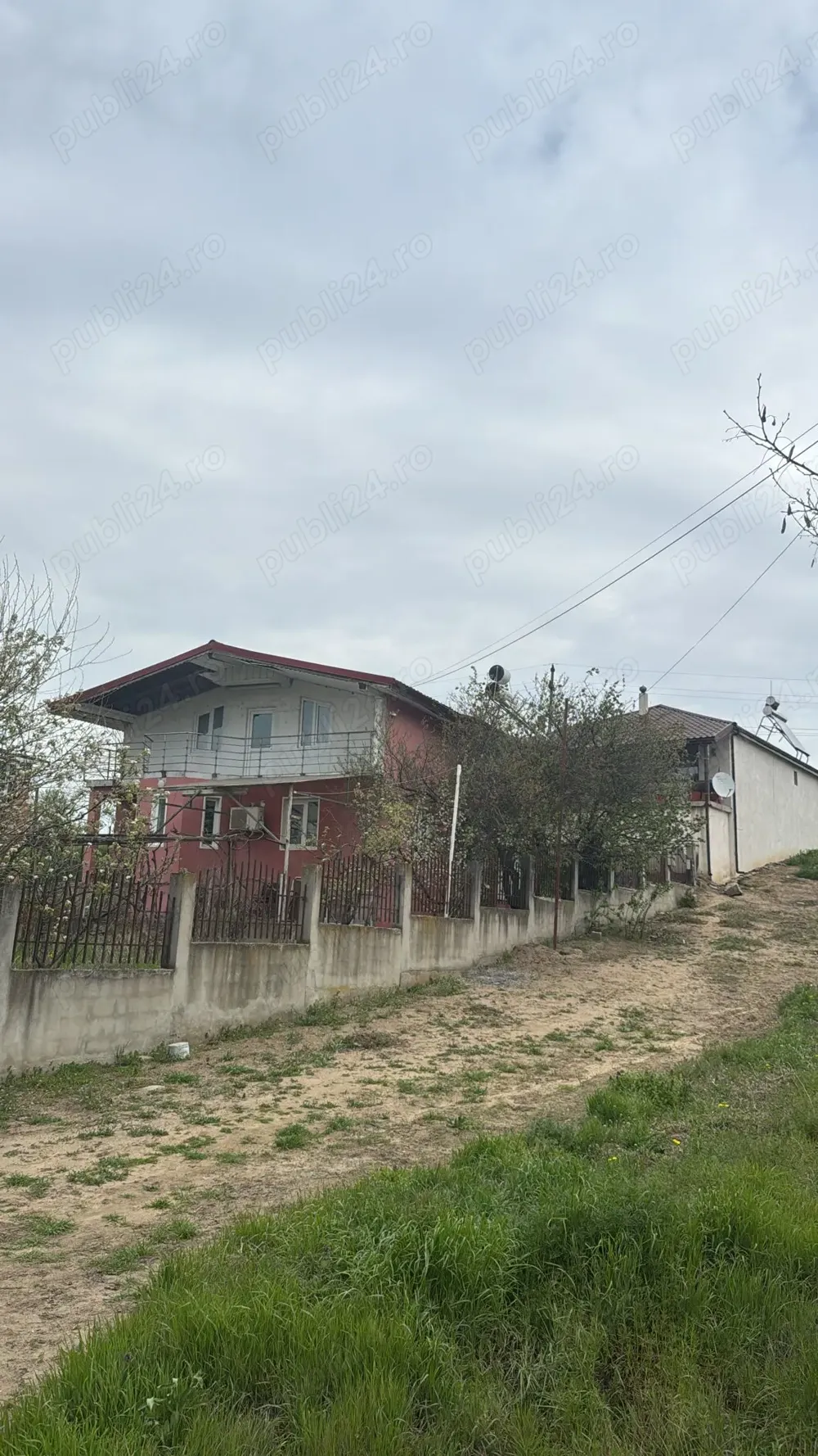 Vand casa +Mansarda