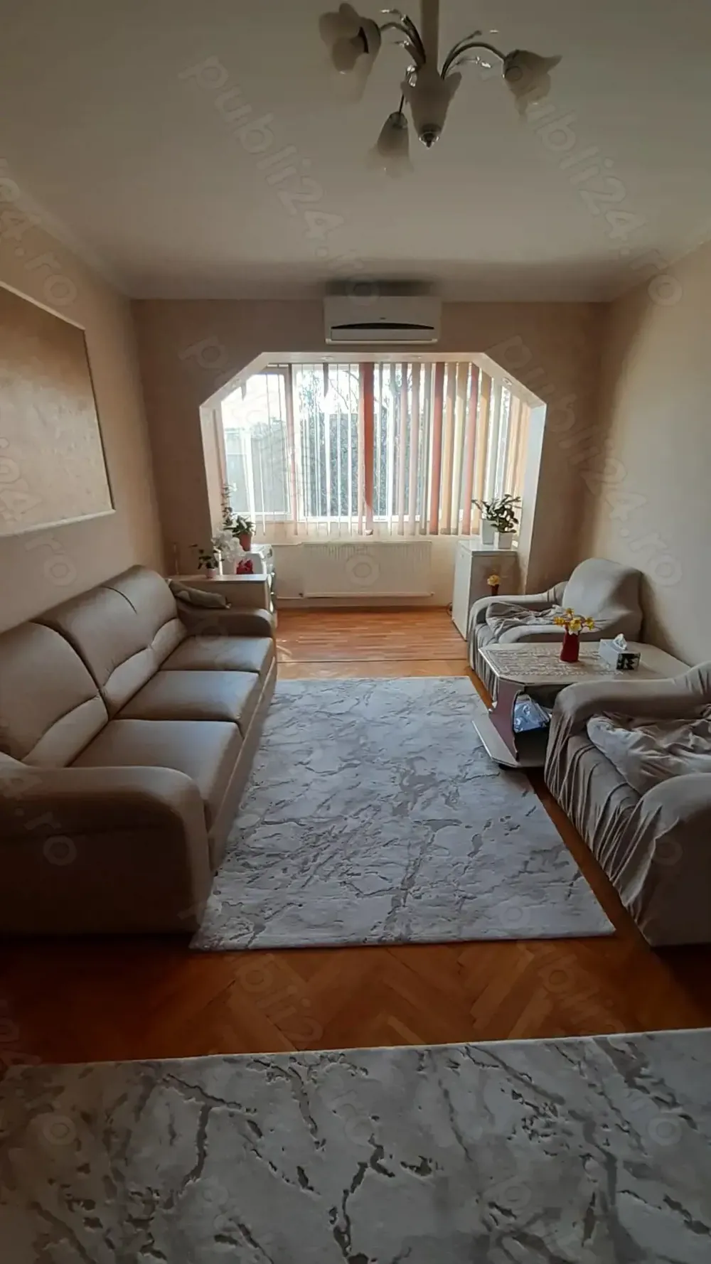 Apartament de vanzare 3 camere Rogerius, et. 4 semidecomandat, mobilat si utilat, luminos și