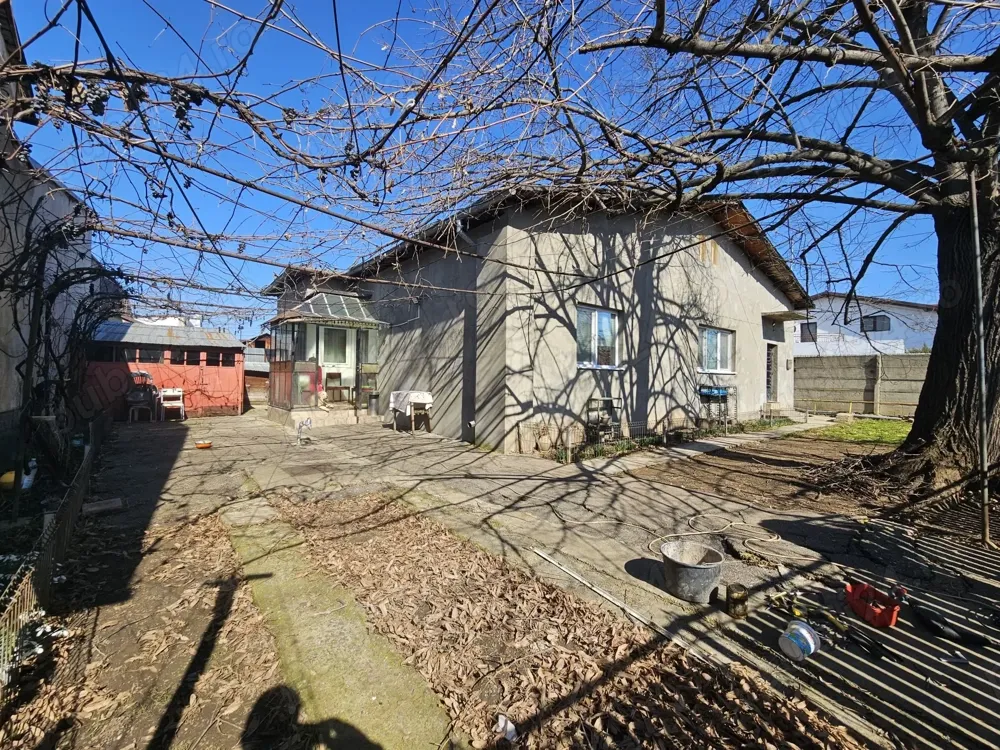 Casă Ploiesti, Zona AFI-Transilvaniei, 4 camere, teren 404 mp, mansardabilă