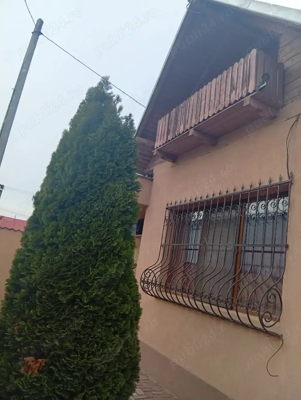 Casa de vanzare,str. Lupeni, zona Mall Value Center Sud(pretabila afterschool  cab. med,etc)