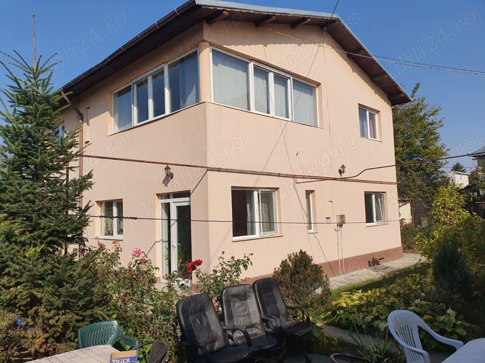 Vânzare casa curte