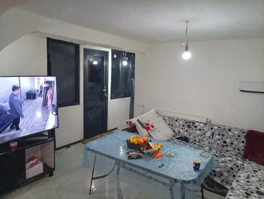 vand 1 3 din casa+curte