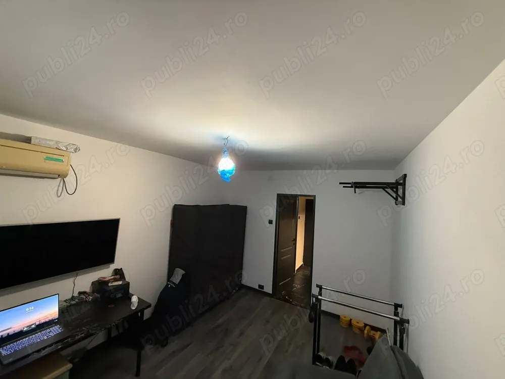 Vand garsoniera zona Fizicienilor, Dristor, Auchan Vitan