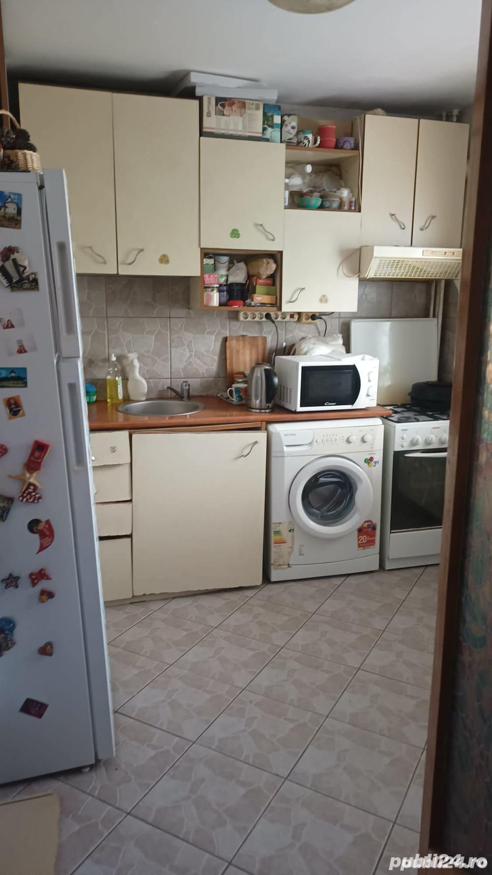 vand garsoniera  cf 1 -vizavi de malll Vitan,proprietar