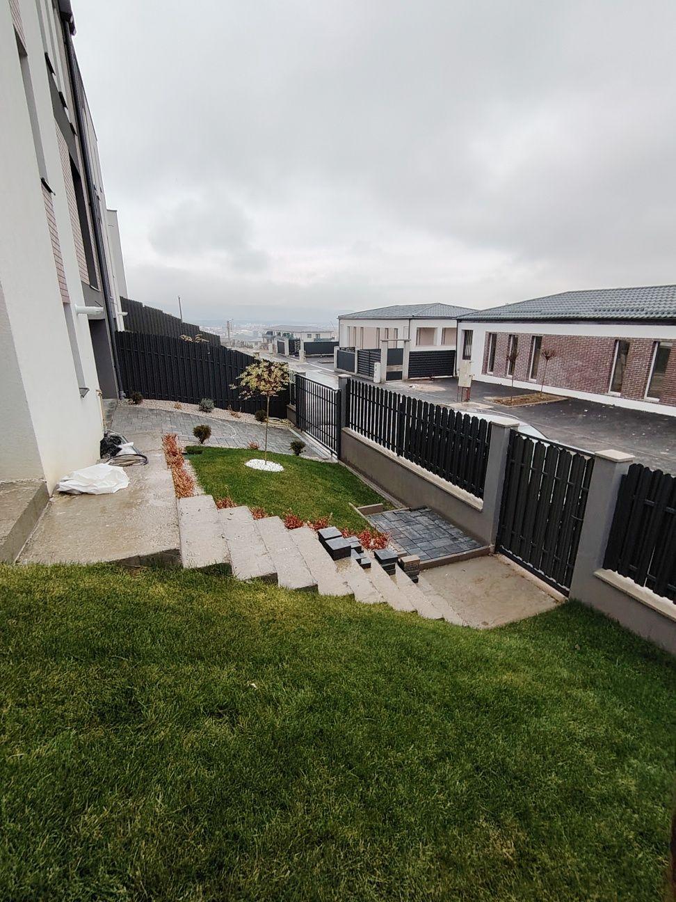 Persoana fizica vând Duplex 205 mp utili