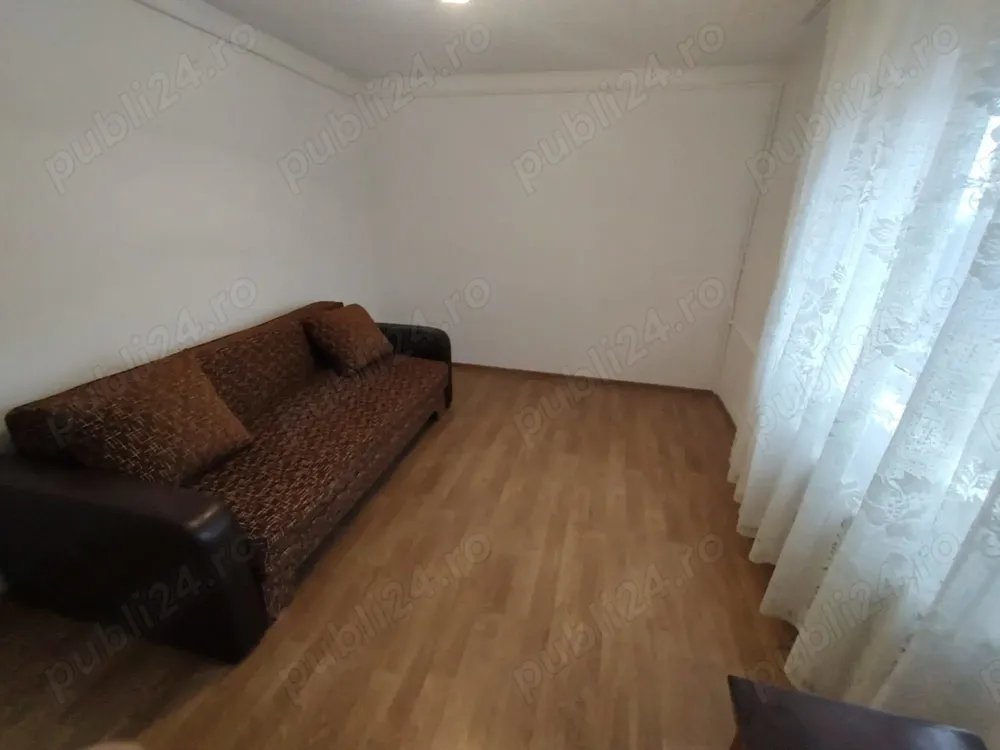Garsonieră de vânzare