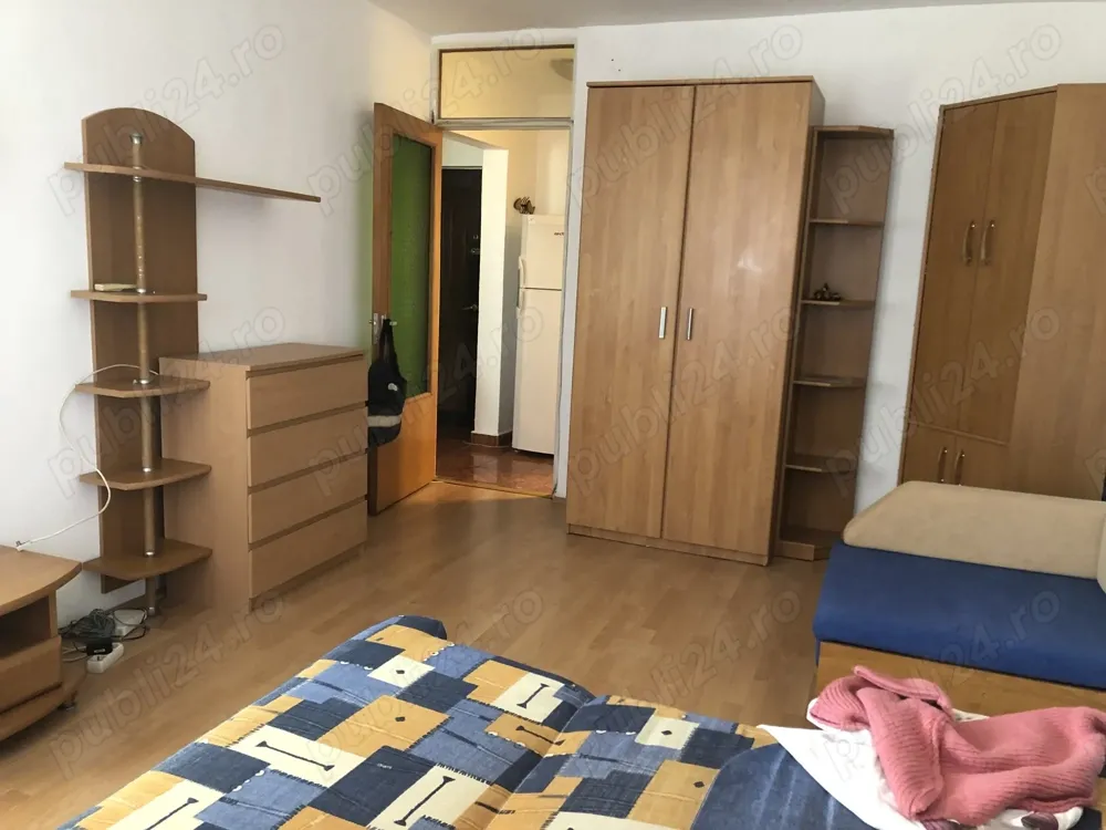 Garsonieră Cal Rahovei 13 Septembrie, bloc anvelopat, balcon, vis-a-vis de Liceul D. Bolintineanu