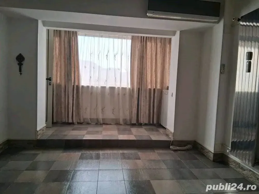 Vând garsoniera la 3 minute de Hotel Marriott 139.369 euro negociabil
