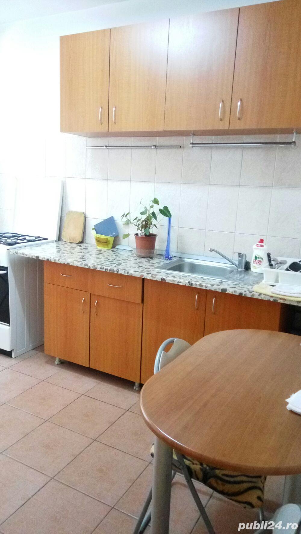 Inchiriez apartament 2 camere decomandate