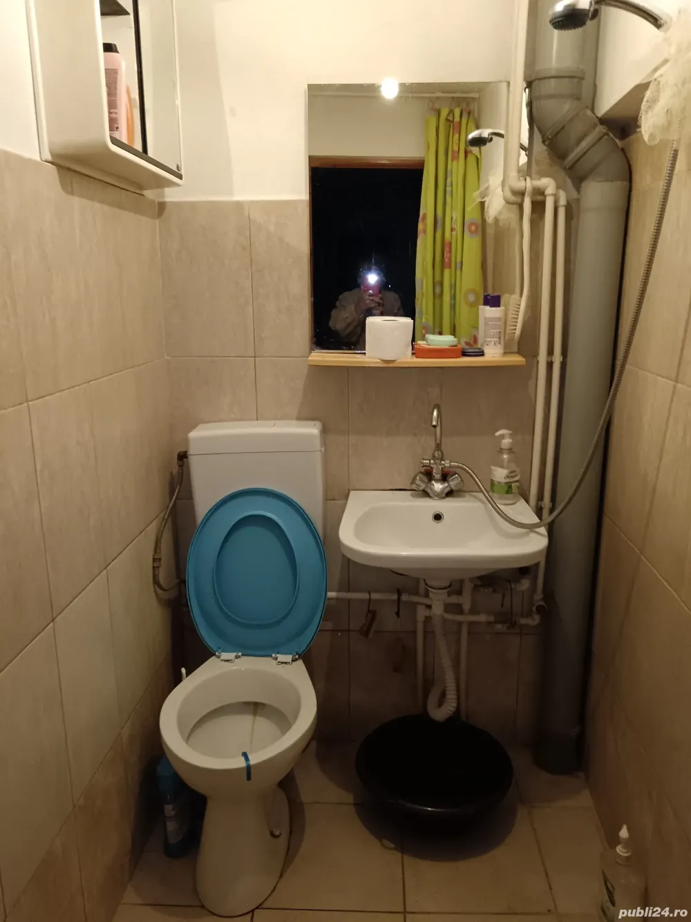 Casă la curte de vânzare