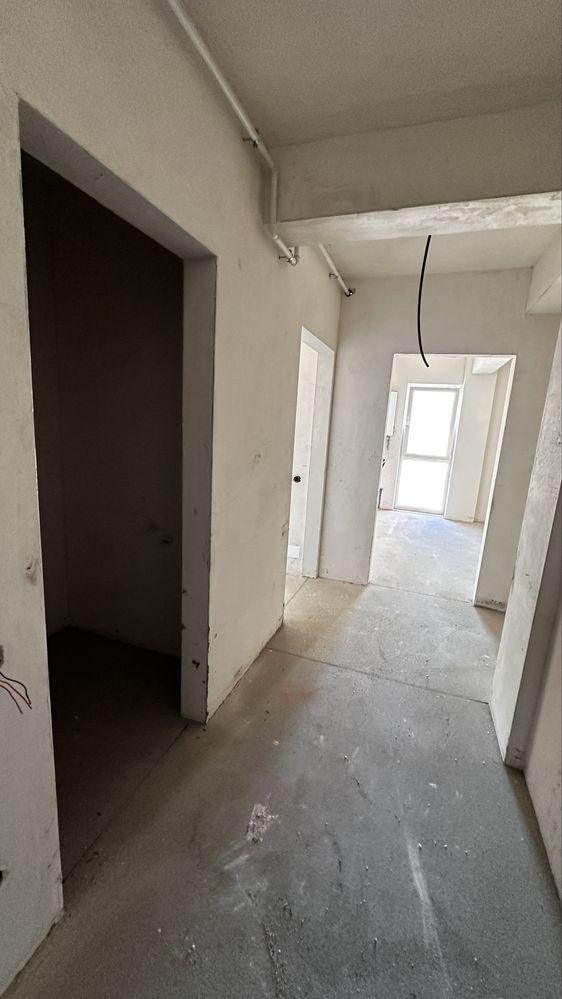 Apartament 1 camere semifinisat de vânzare în Florești