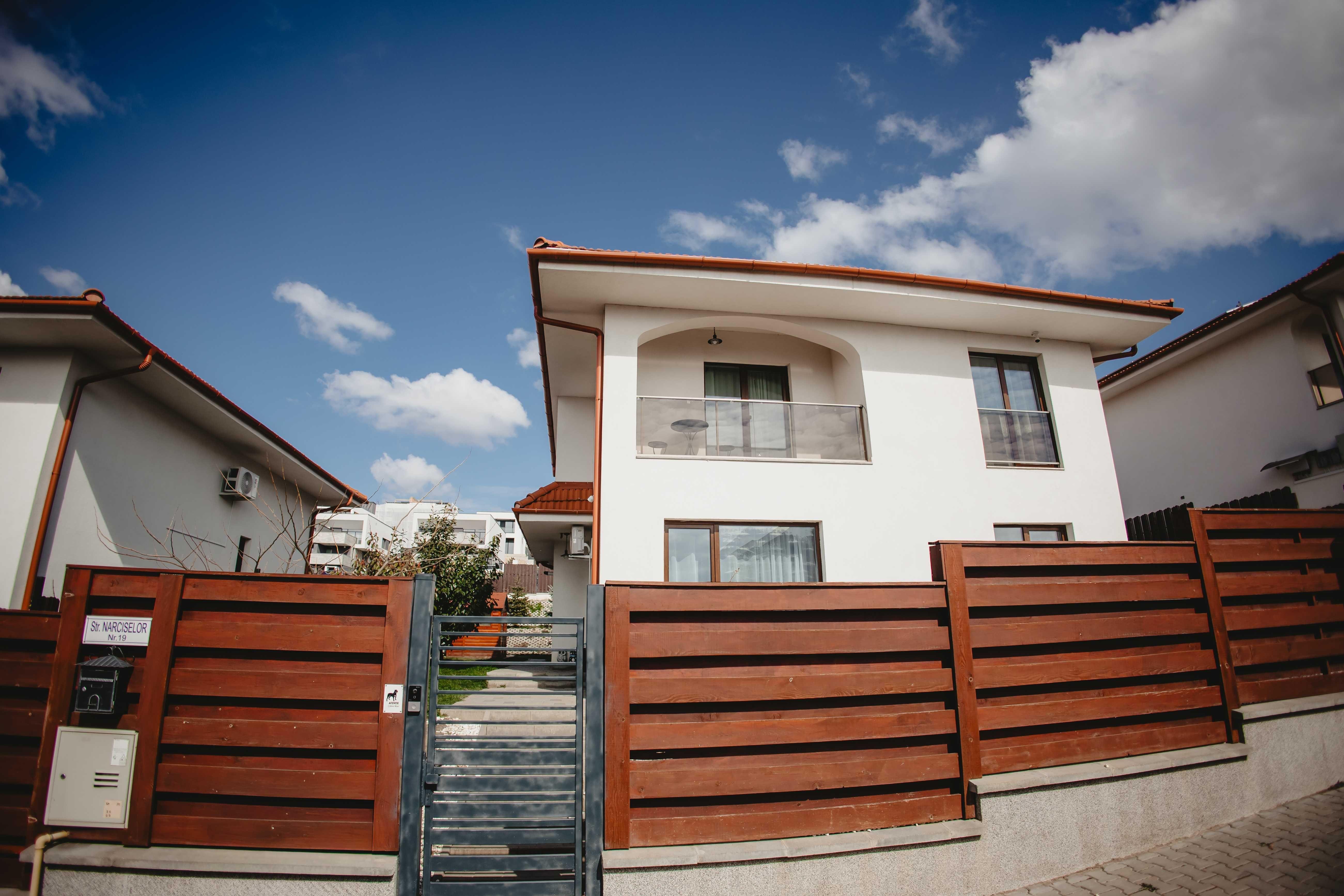 Casă individuală de vânzare | 4 camere | 3 băi | Teren 565 mp