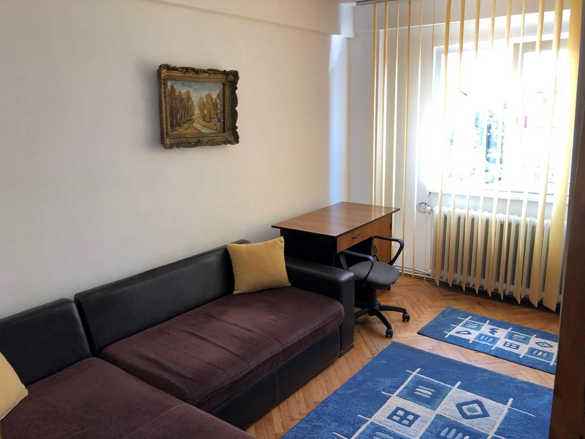 Inchiriez Apartament 3 camere,zona Parcul Colina-loc de parcare inclus