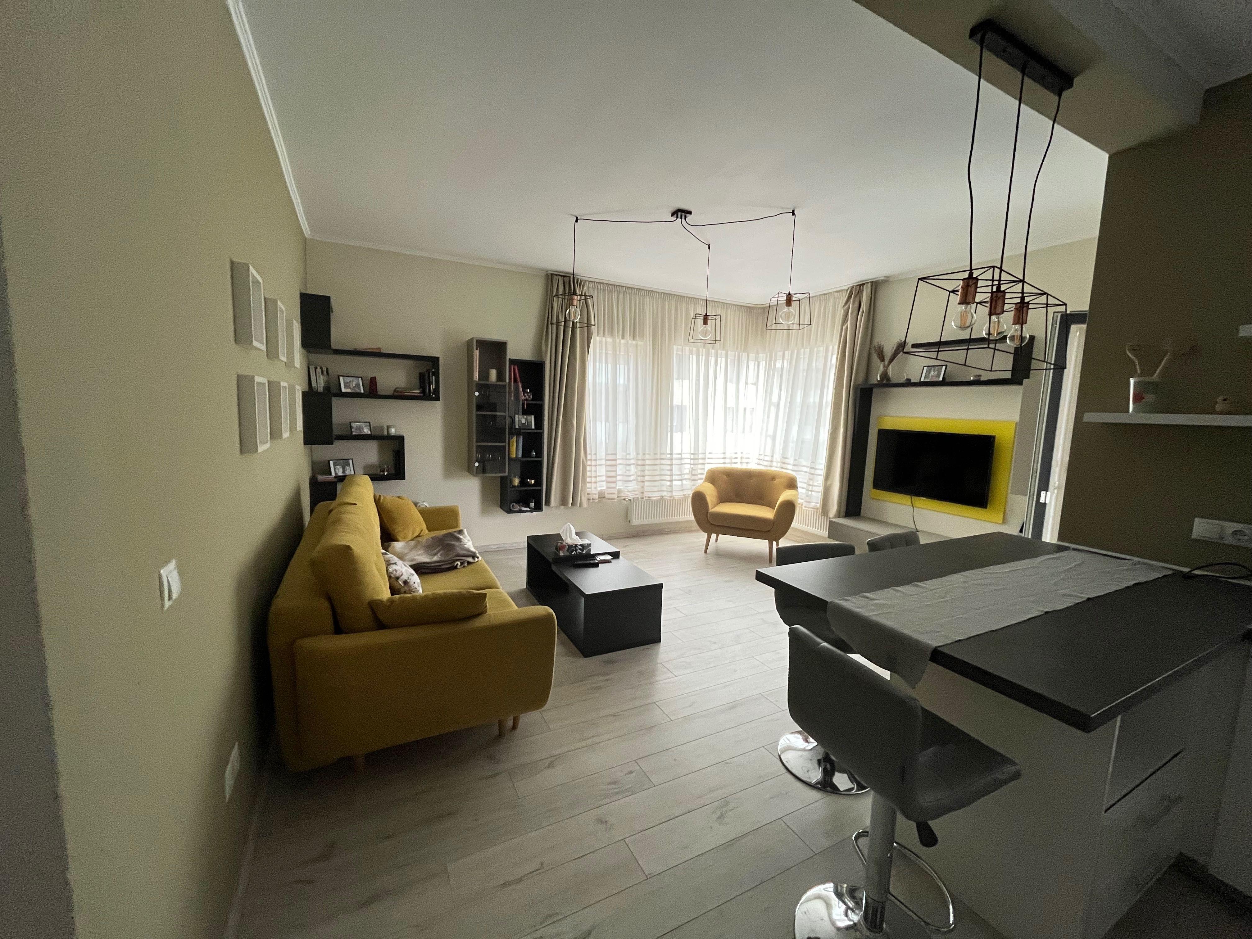 Apartament luminos, spatios, zona linistita.