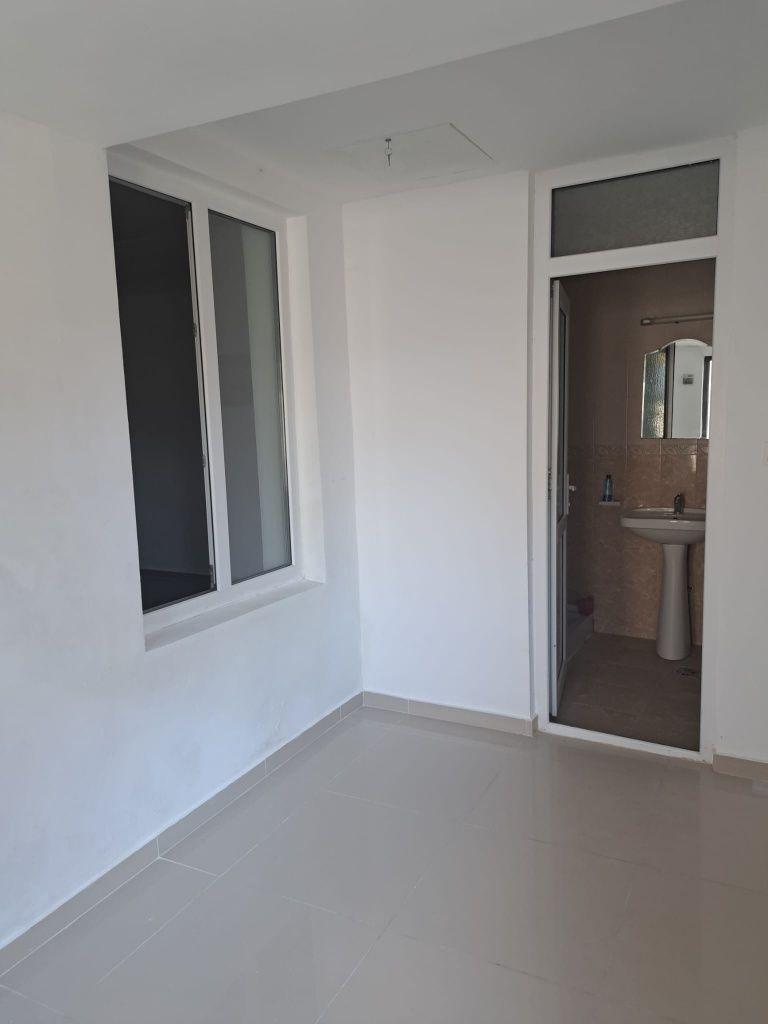 Inchiriez casa cu curte Contanta zona Trocadero - imagine 1