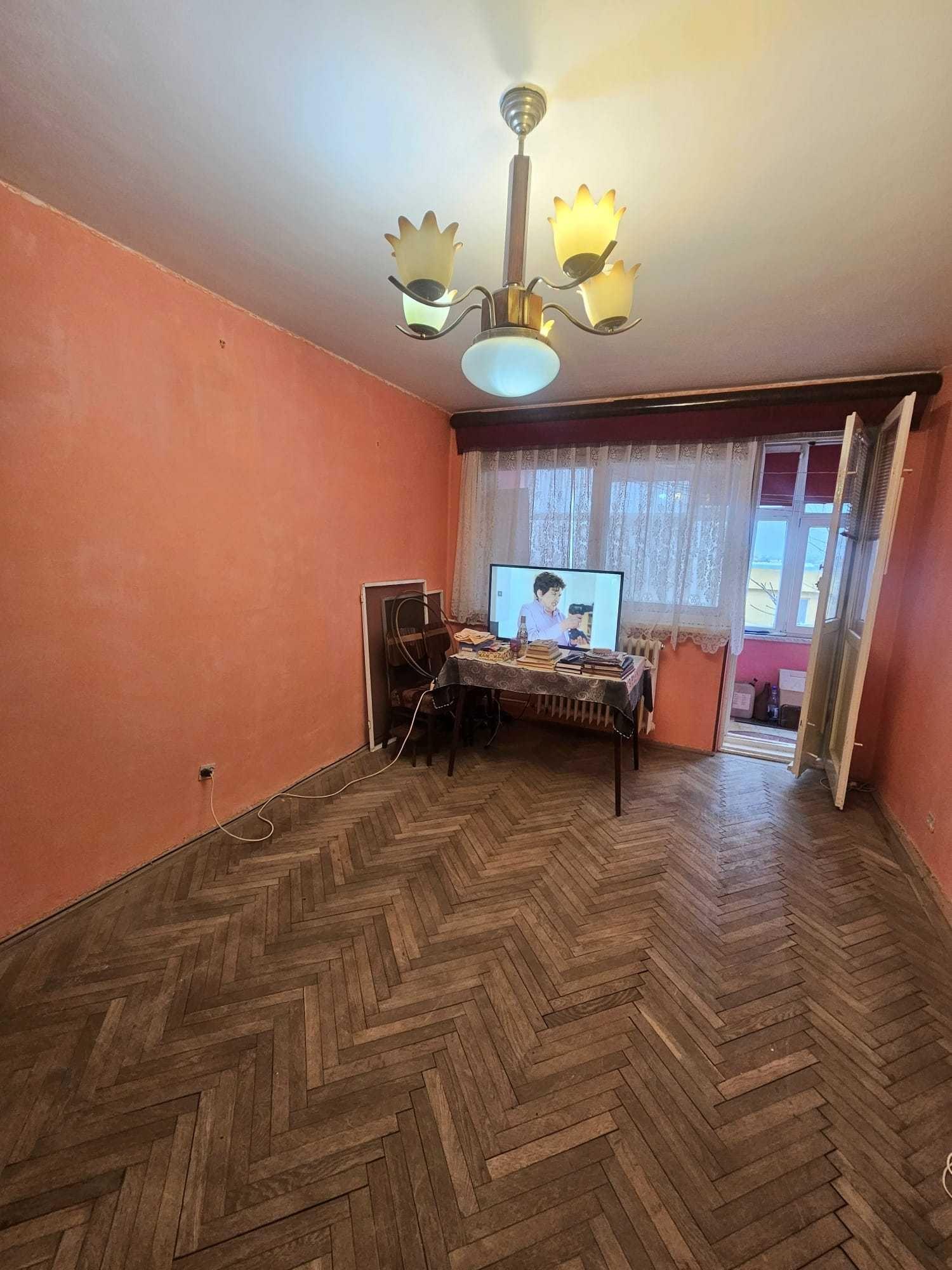 Apartament 3 camere Valea Roșie, 66 mp, bloc Turn etaj 5  - Proprietar