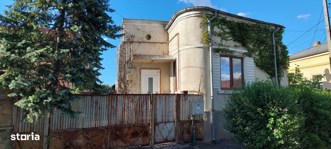 Casa de vanzare 5 min de centru