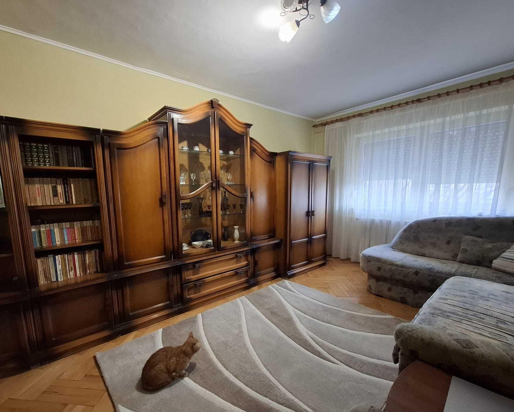 De vanzare apartament 3 camere, zona Decebal-Dacia