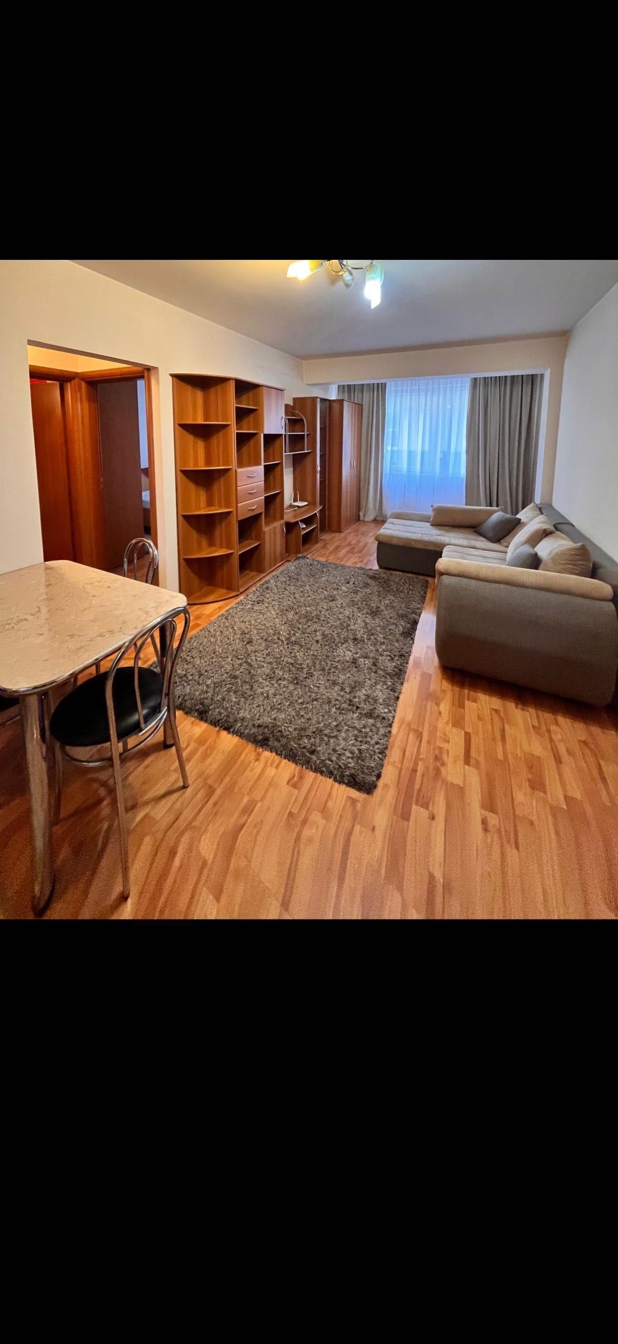 Închiriez apartament