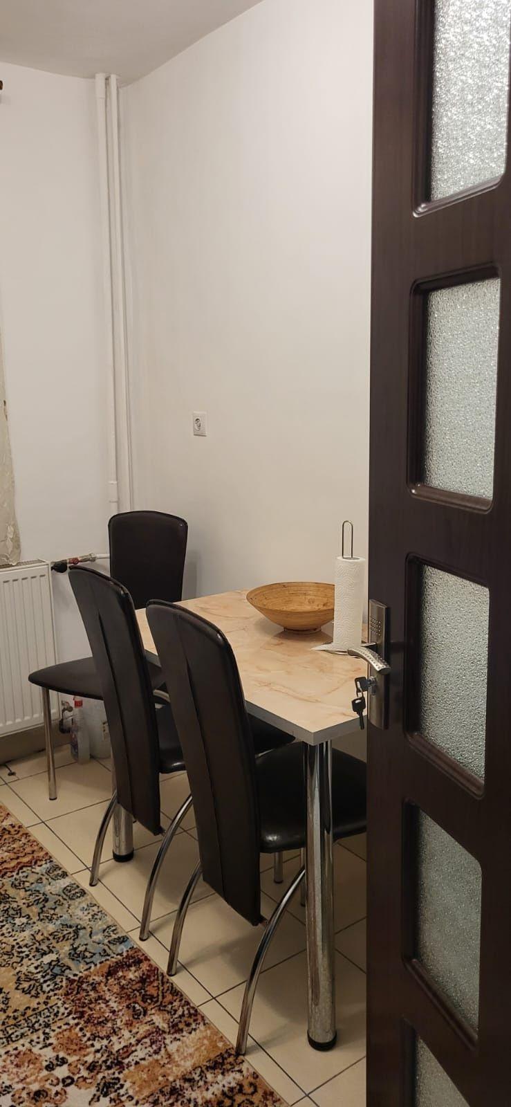 Închiriez apartament tip PB 3 camere Rogerius - imagine 1