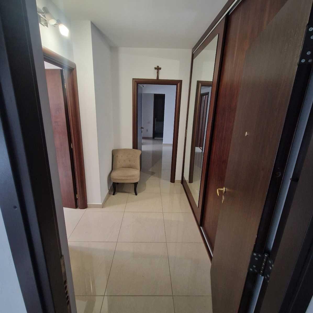 Apartament 3 camere | 70 mp | 1,5 min metrou | Complet renovat | Mobilat,utila