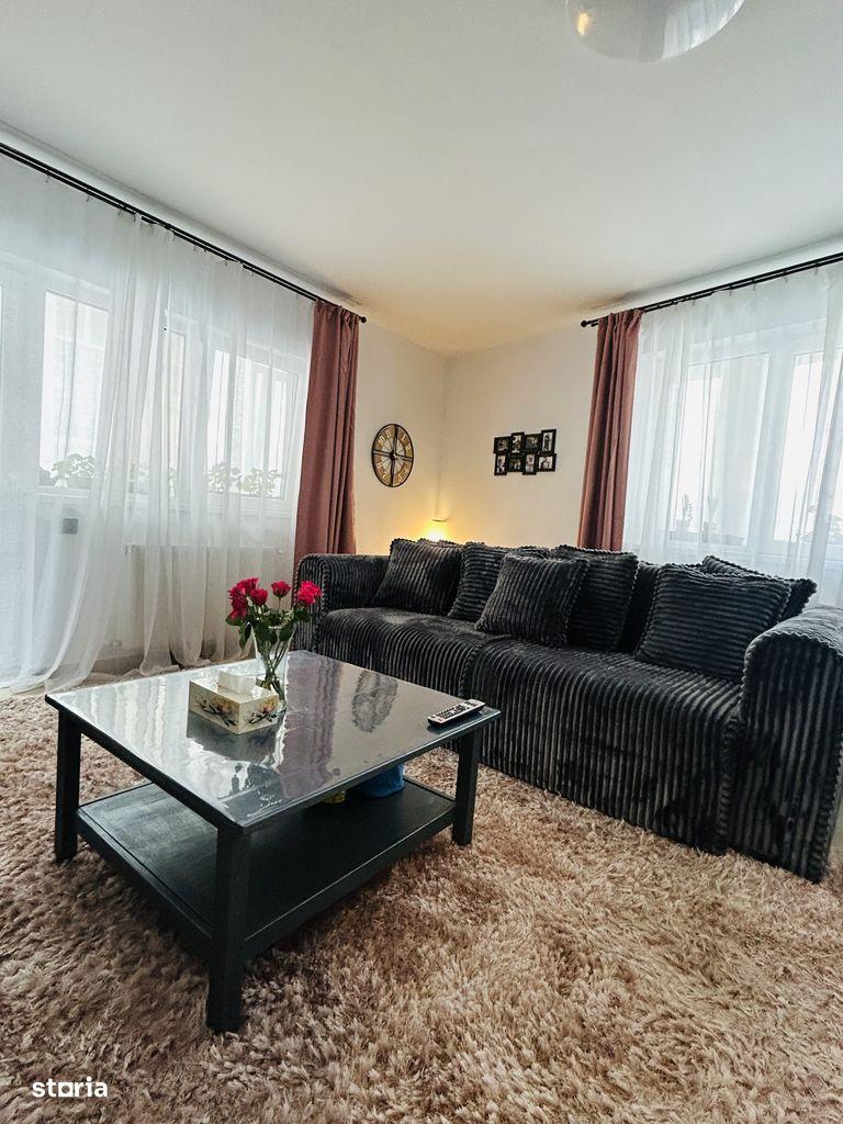Apartament cu 3 camere, balcon și centrală pe gaz