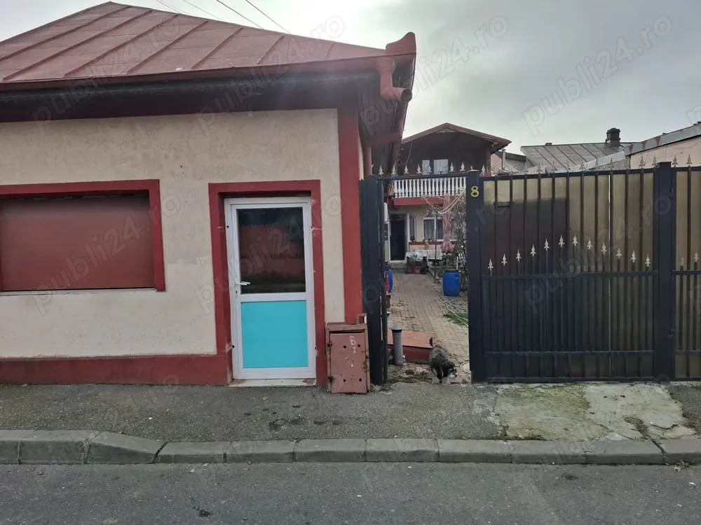 Casa curte de vanzare Sos Salaj