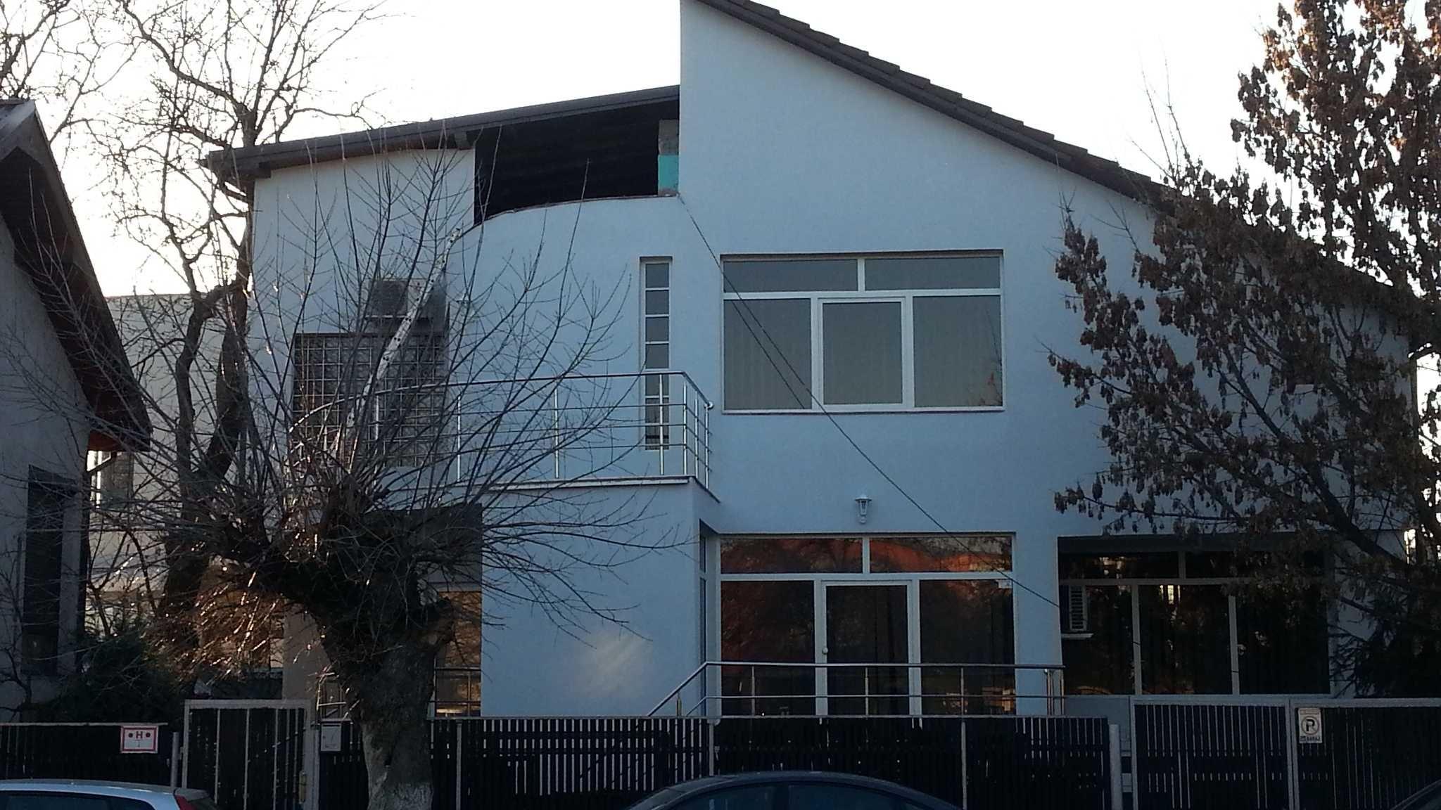 Vand vila centru, zona stadion Arena, sala polivalenta