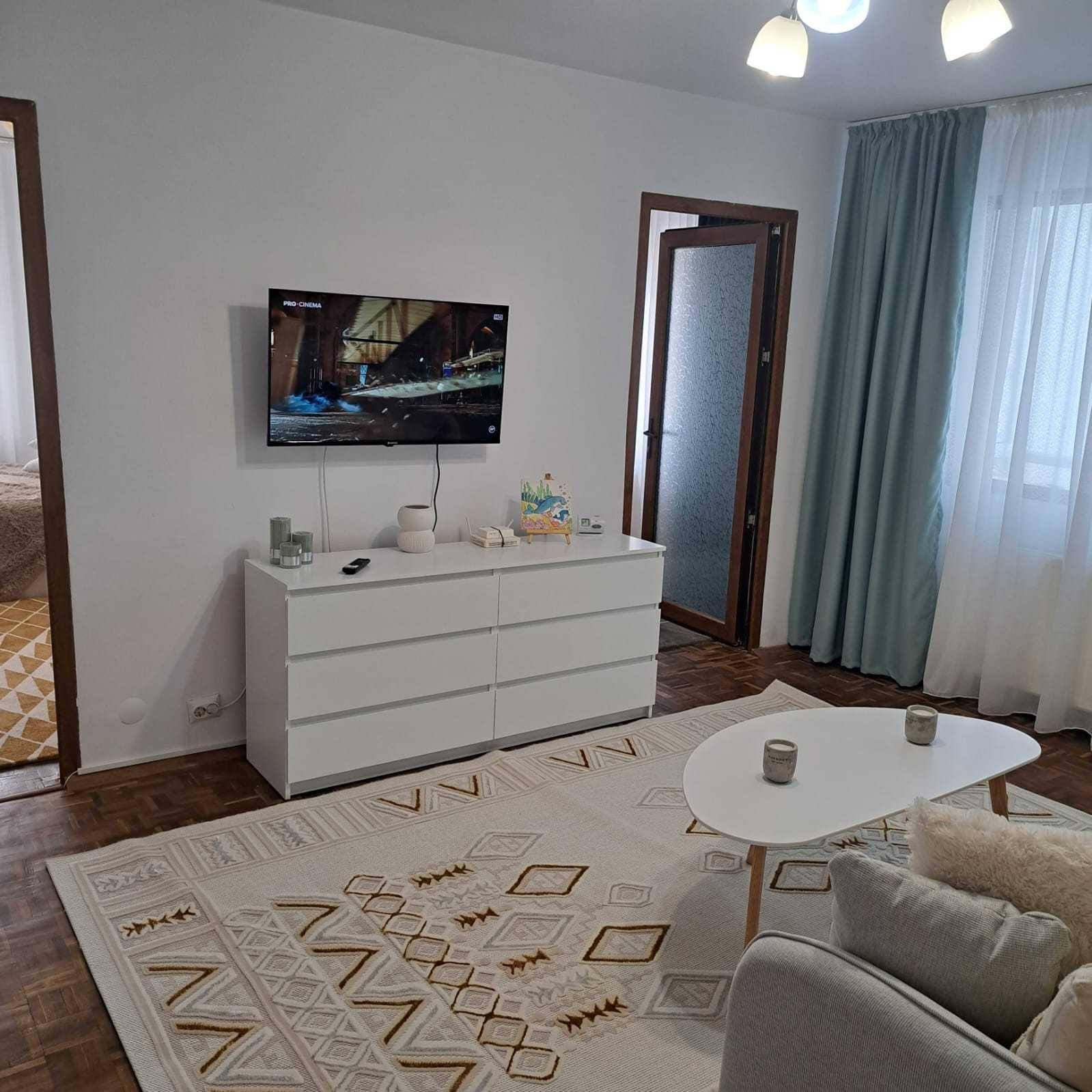 Apartament 3 camere de inchiriat