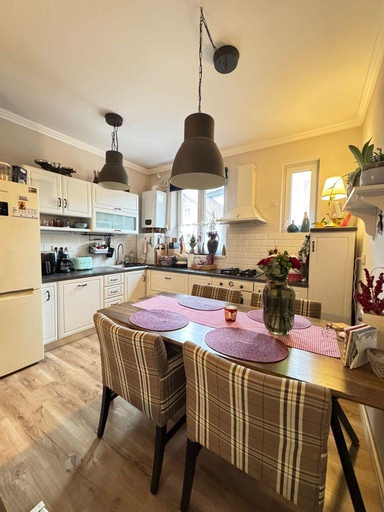 Apartament la casă –ultra central – Oradea
Se oferă spre vânzare apar