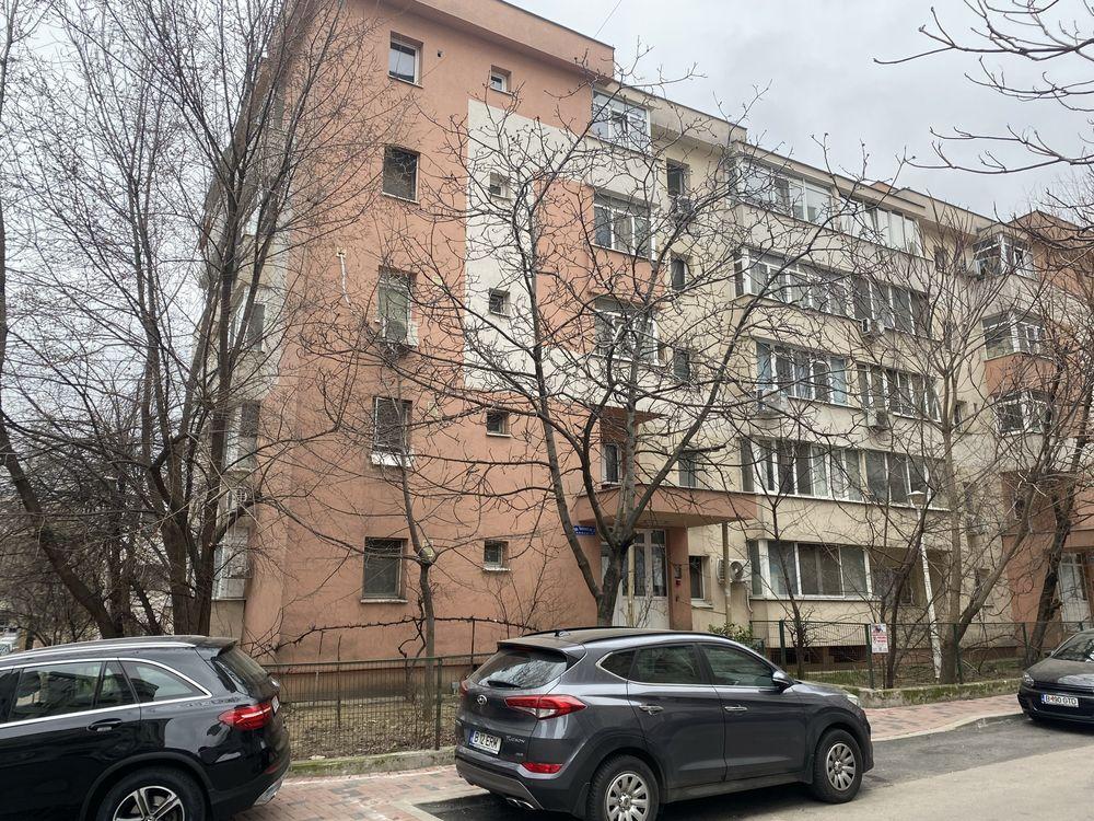 Garsoniera Decebal -Muncii