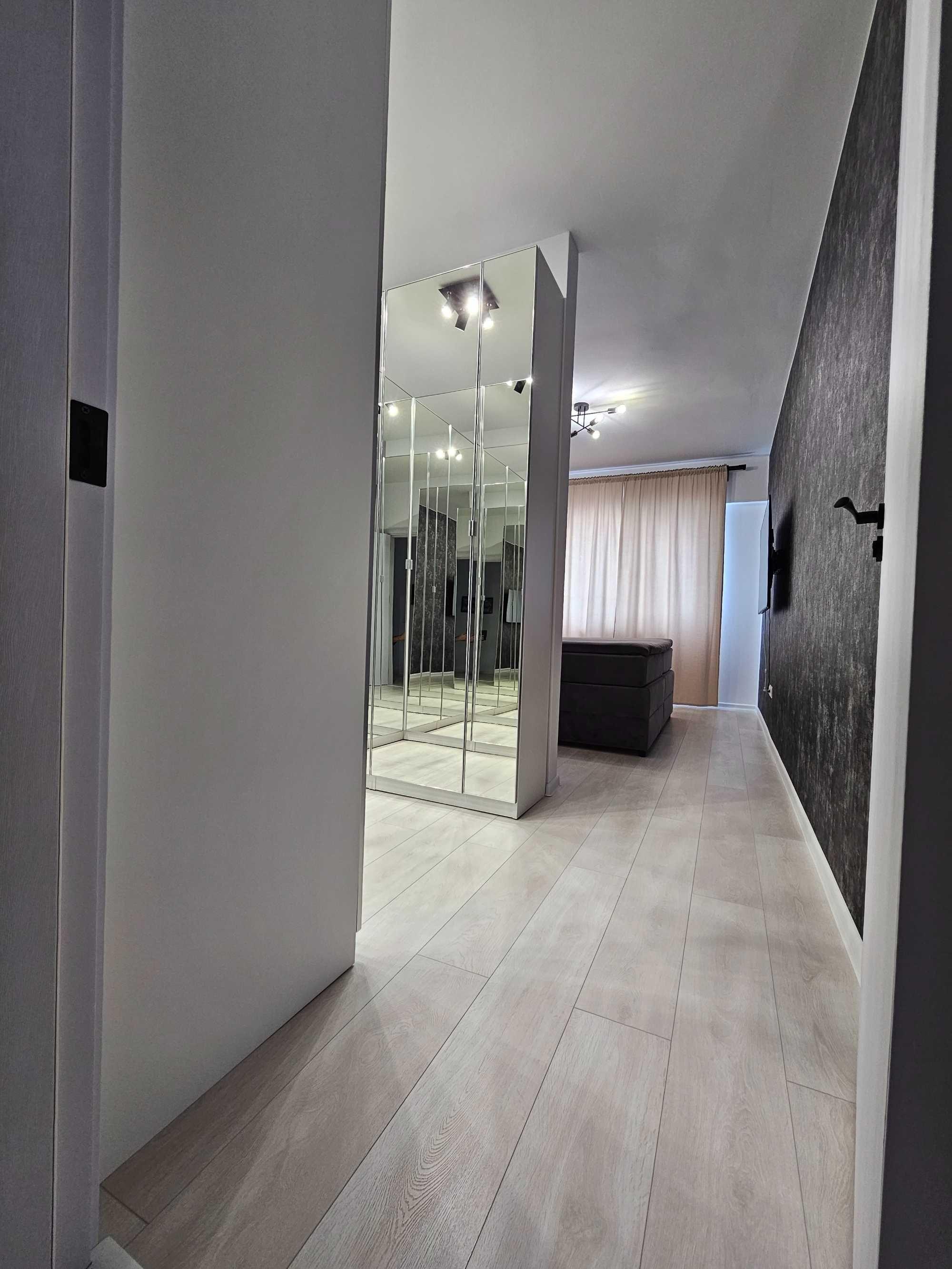 Apartament de vanzare - 87 mp utili