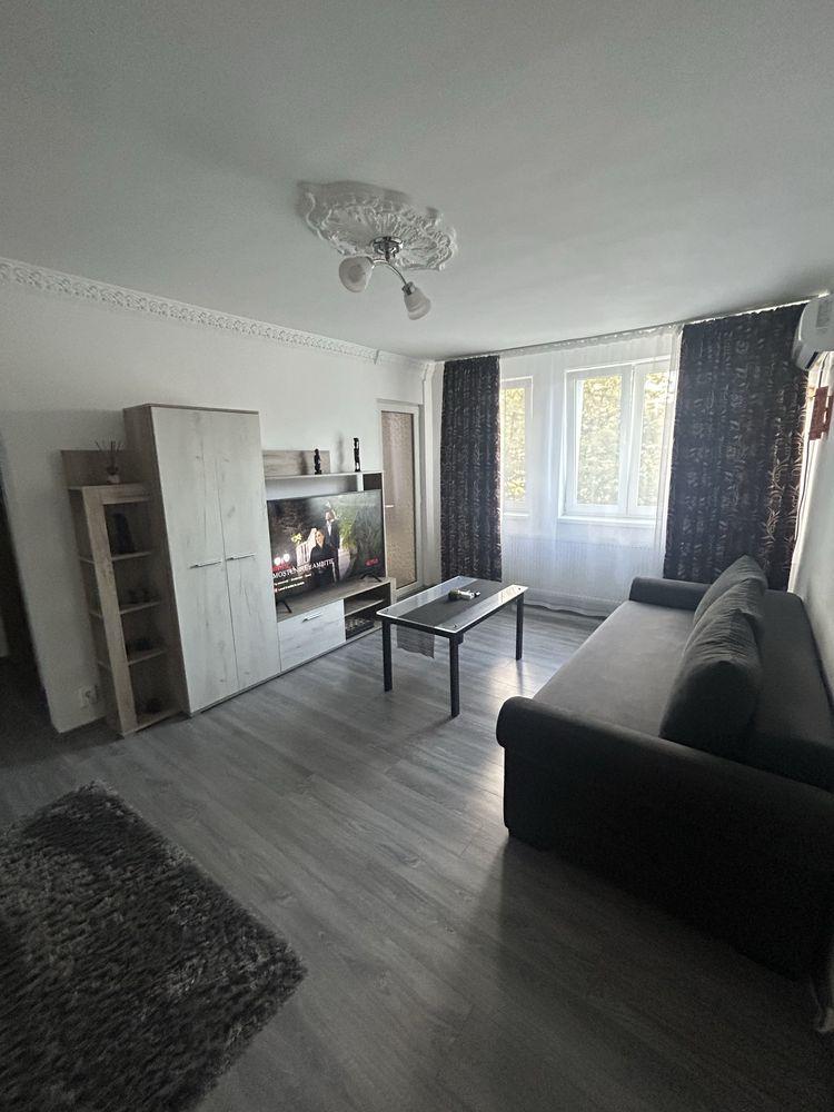 Vand apartament 2 camere Militari-Gorjului