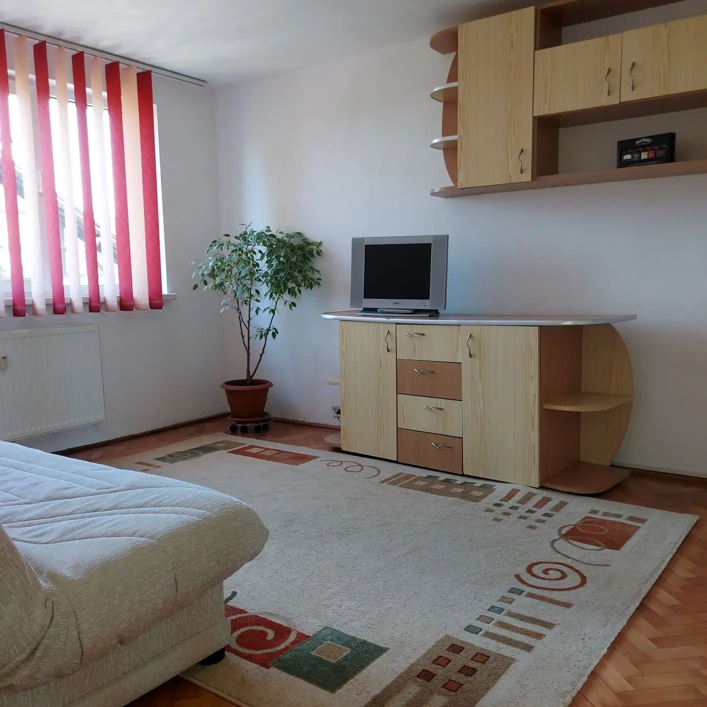 Proprietar inchiriez (ofer)  garsoniera - imagine 1