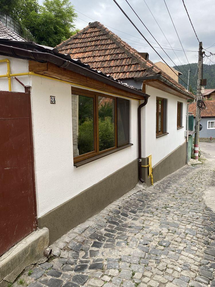 Casa la intrarea in Scheii Brasovului, acces direct spre Poiana Brasov