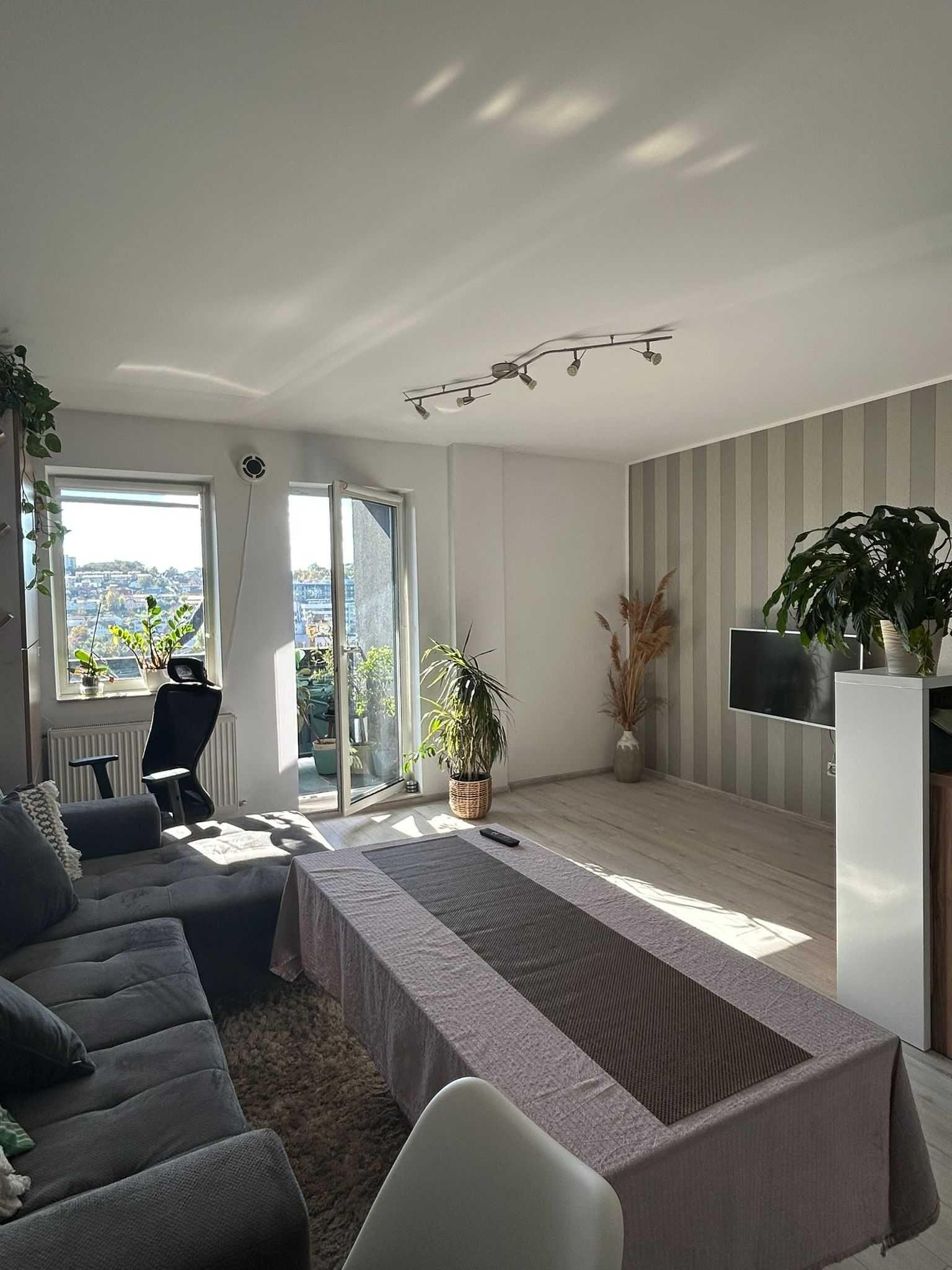 Inchiriez apartmament 65 mp decomandat | 2 camere | Dambul Rotund