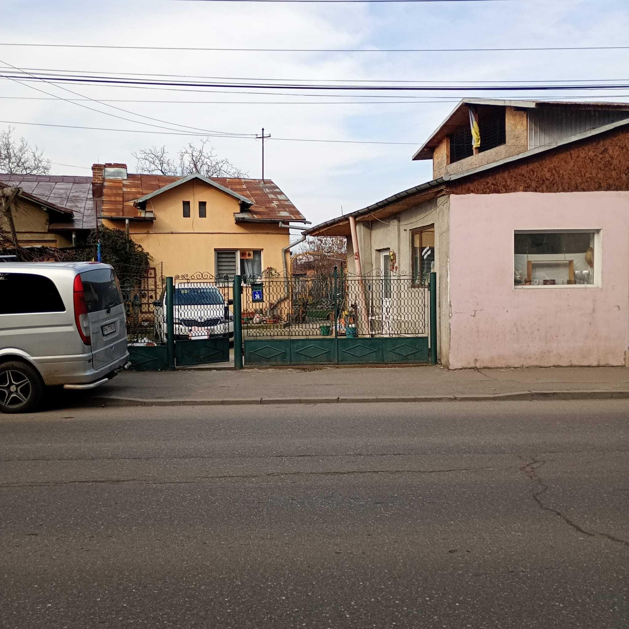 De vânzare Teren 1170m + Casă  + Spațiu comercial – Malu Rosu