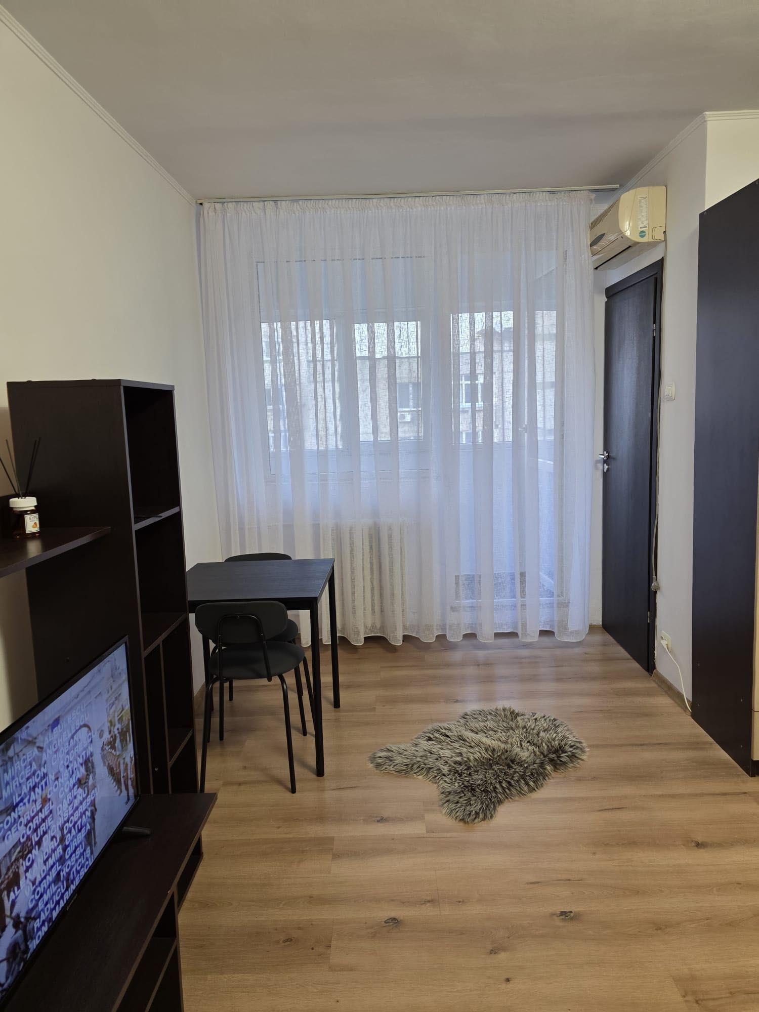 Garsoniera de închiriat